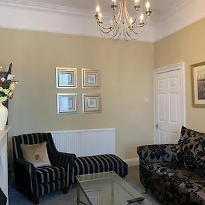 https://13-hooton-cottage-3-bed.yorkshirehotels.net